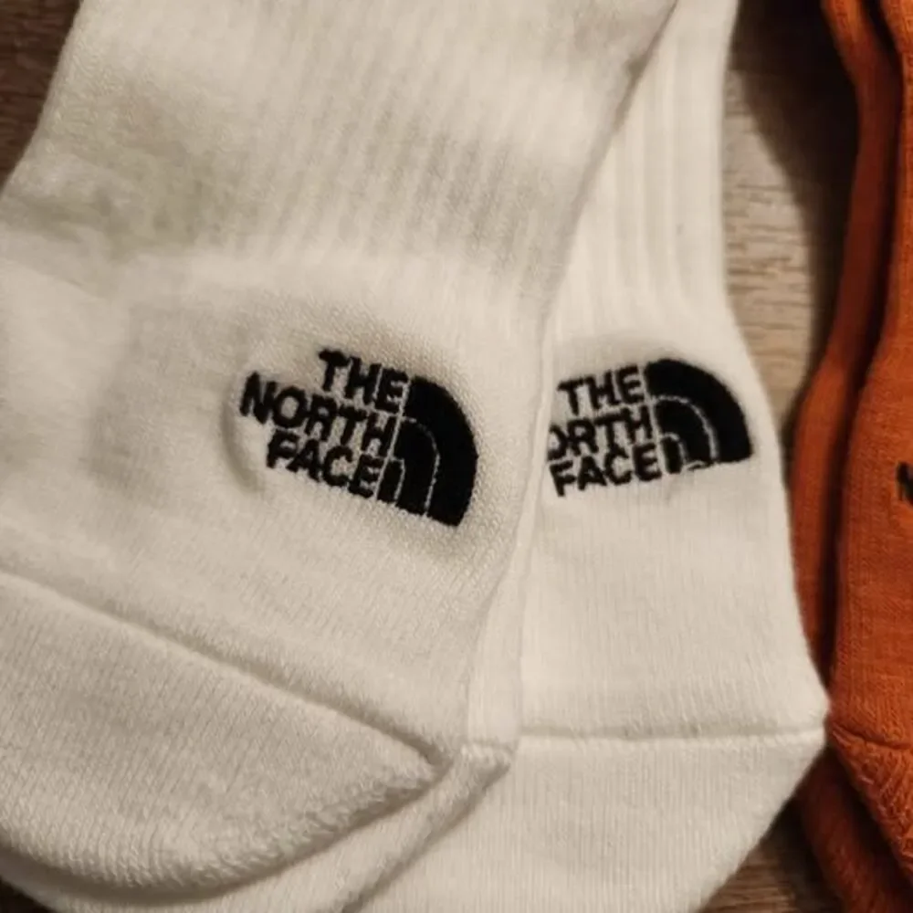 The North Face No Show Socks NEW 2 LARGE 2 MED Unisex