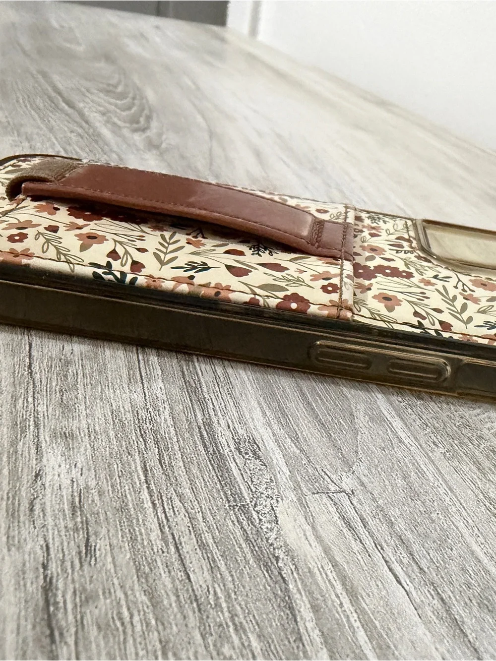 Walli Cases iphone 16