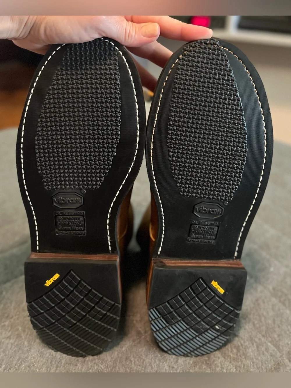 Broken Homme nwot broken