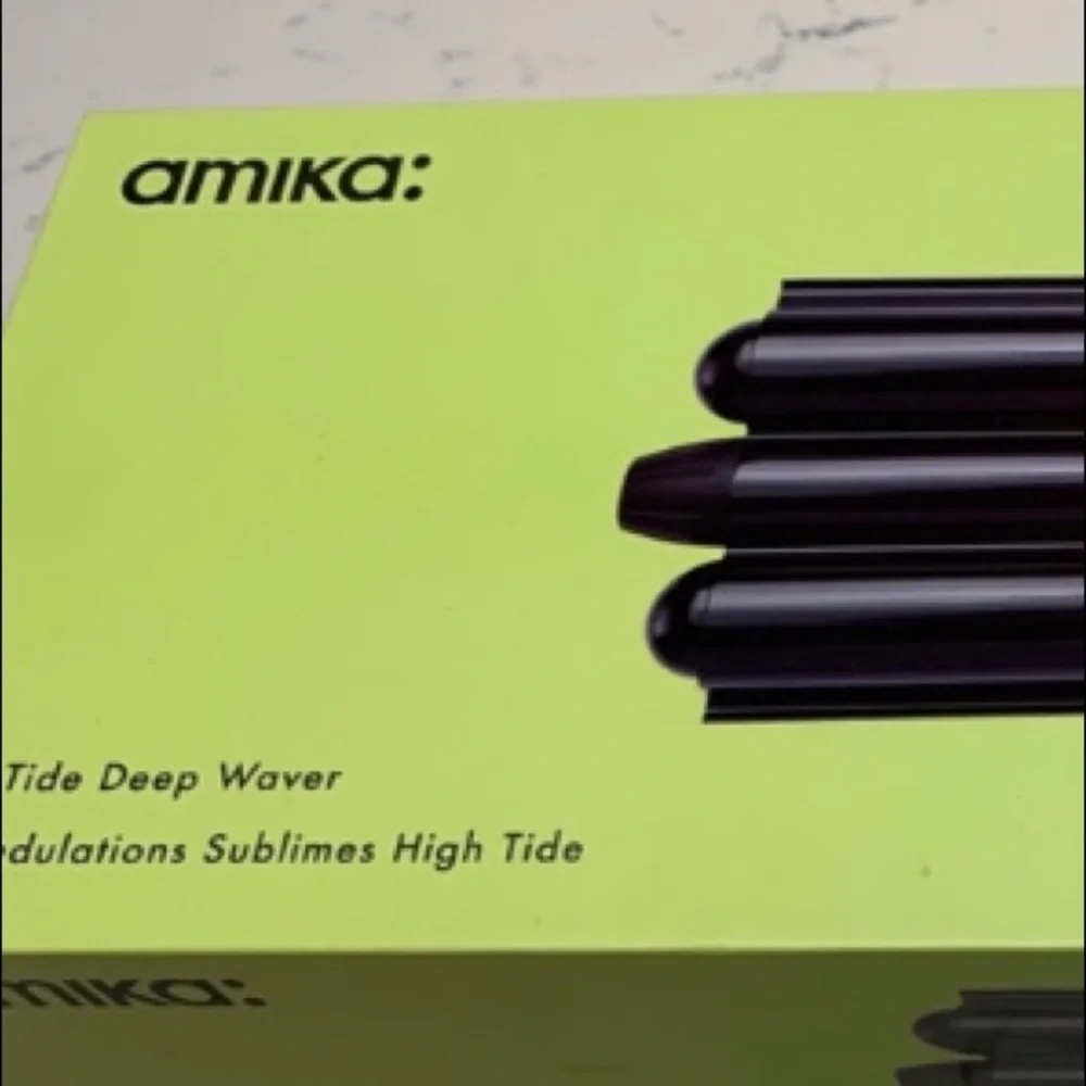 amika bnib beach