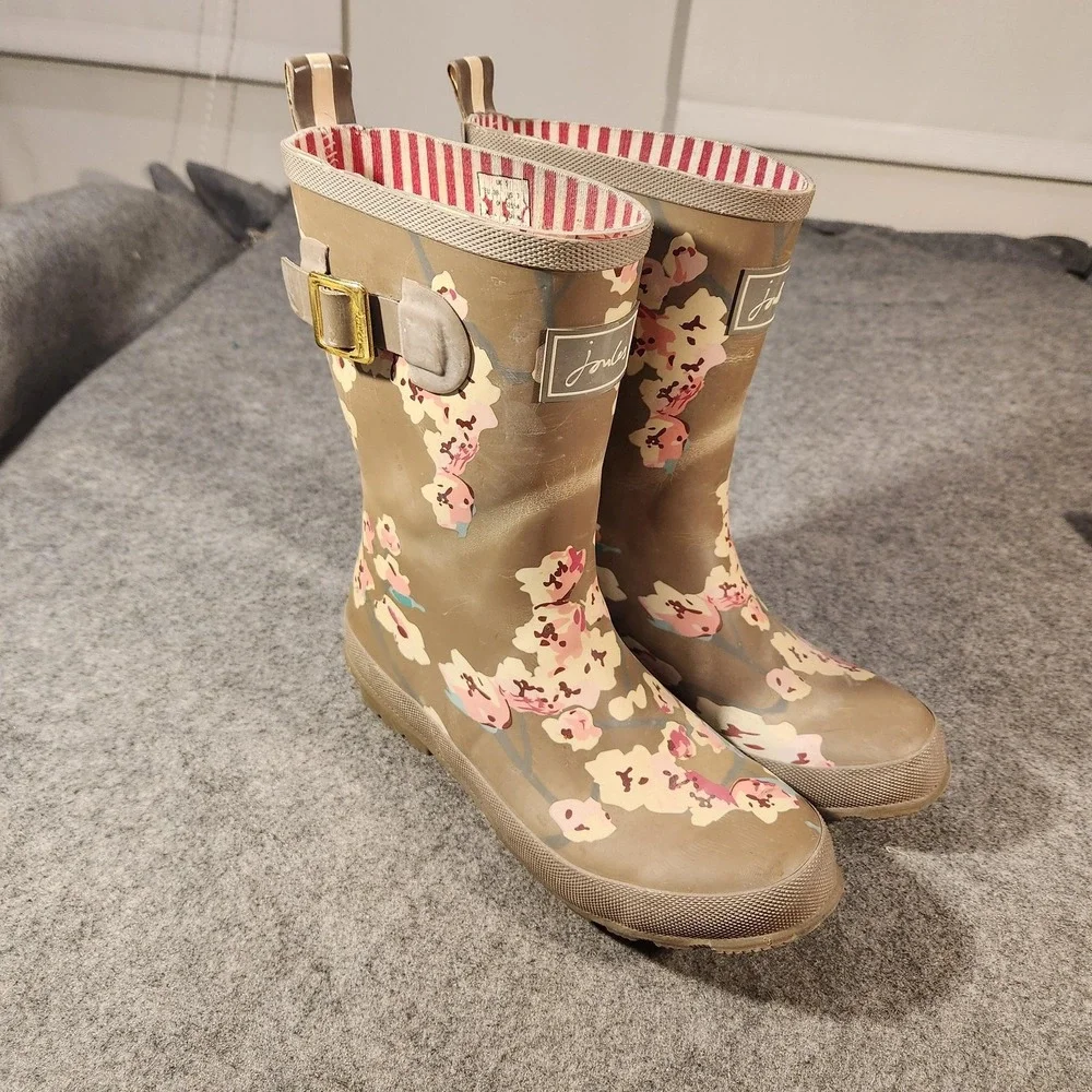 Source Unknown brand joules