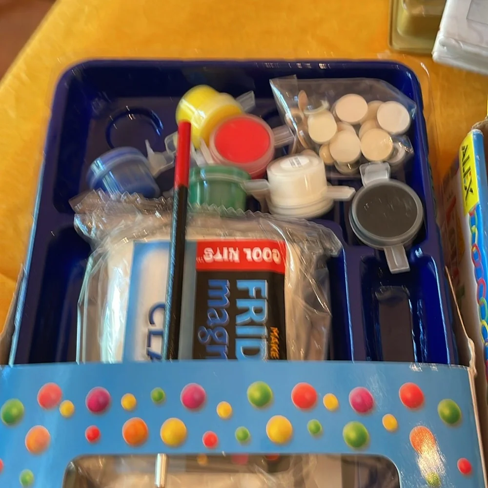 Miscellaneous play things for girl