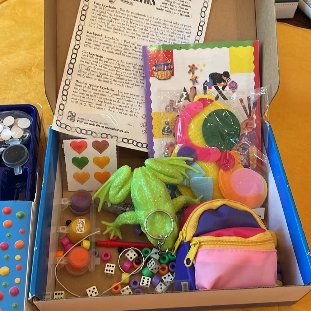 Miscellaneous play things for girl