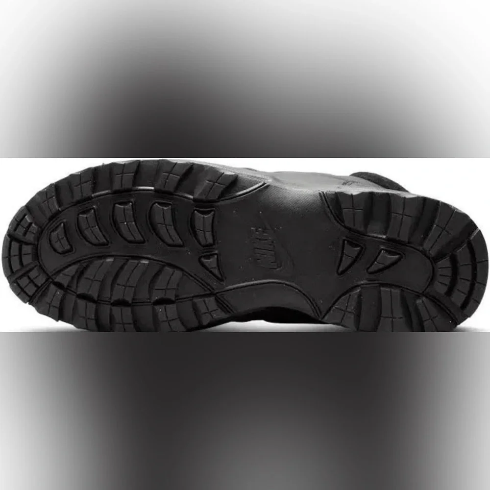 Nike featuring crisp