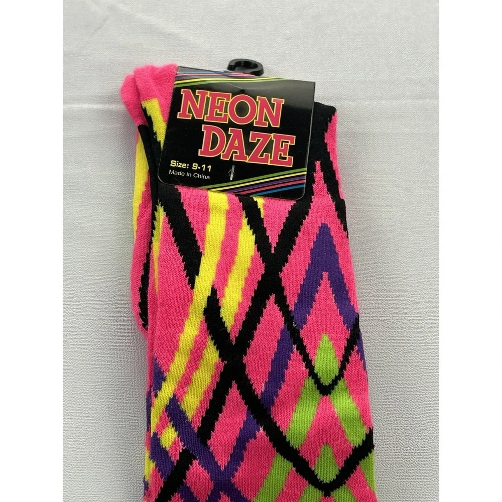 Neon Daze Neon Pink Crew Socks Geometric Abstract 80s Retro Size 9-11 NWT