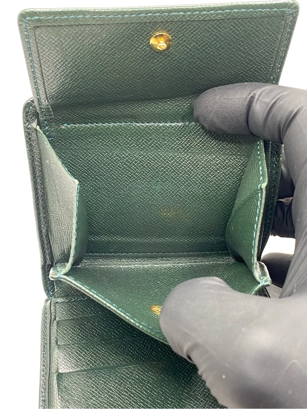 Louis Vuitton green taiga leather Porte-Documents 3 Card Folded Wallet