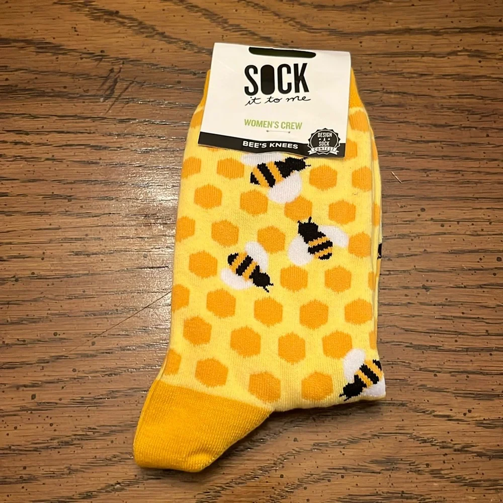 Sock‎ it to Me Bee’s Knees crew socks, NWT