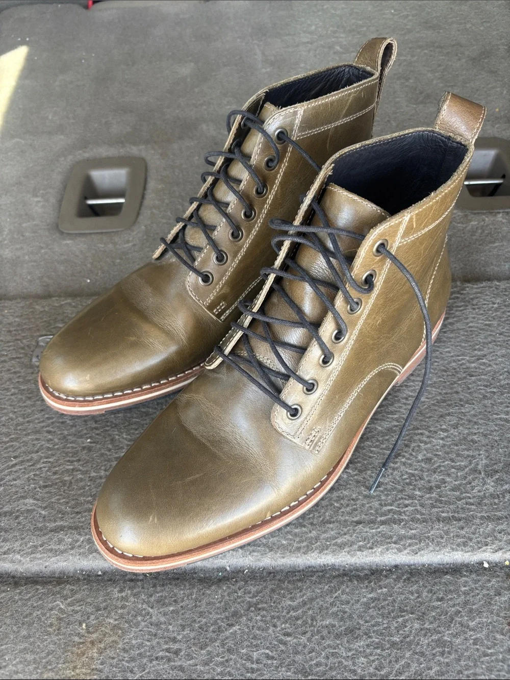 Helm The Hollis Men's Olive Leather Lace-Up Boots