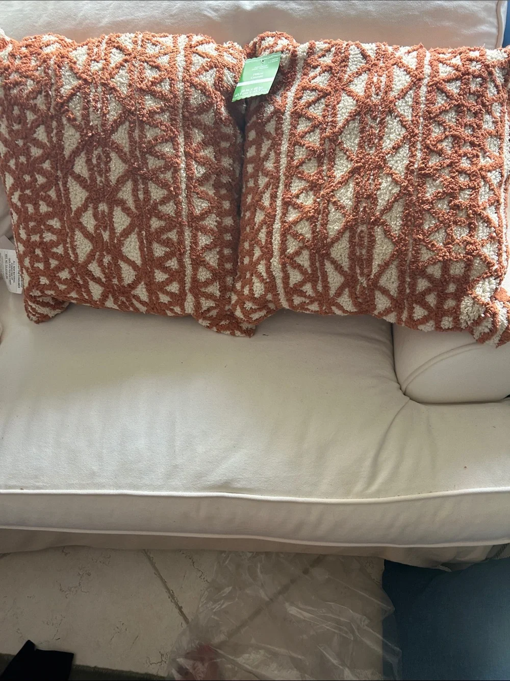 Ashland textured tufted