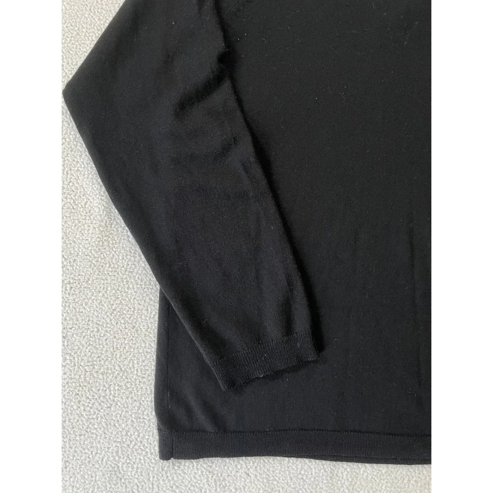 Banana Republic flaws banana shown