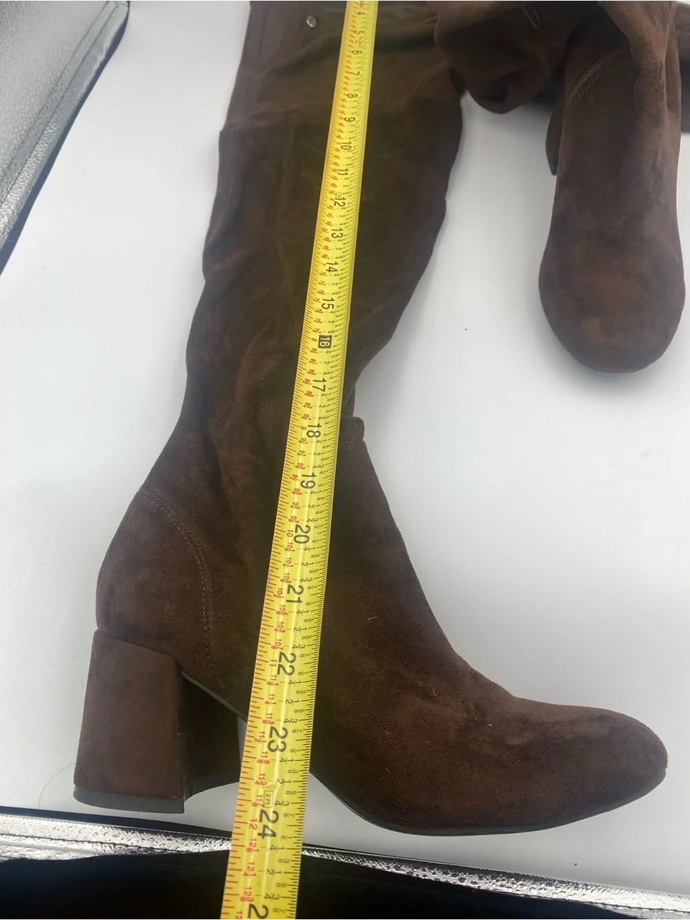Liz Claiborne taupe knit