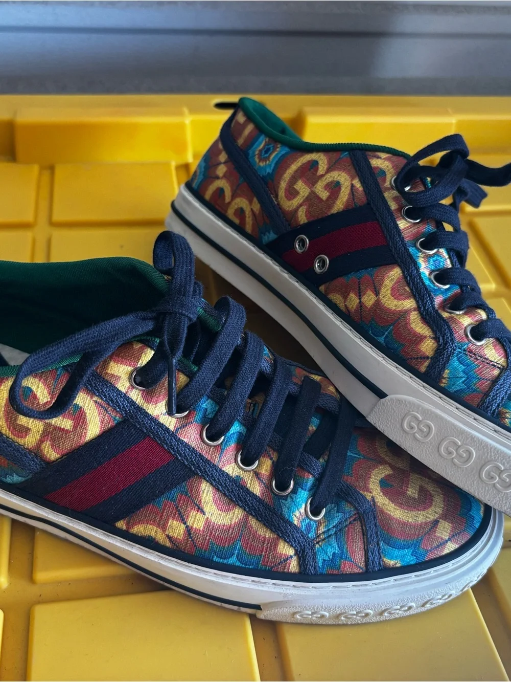 Gucci Multicolor GG Logo Canvas Low-Top Sneakers with Navy and Red Web