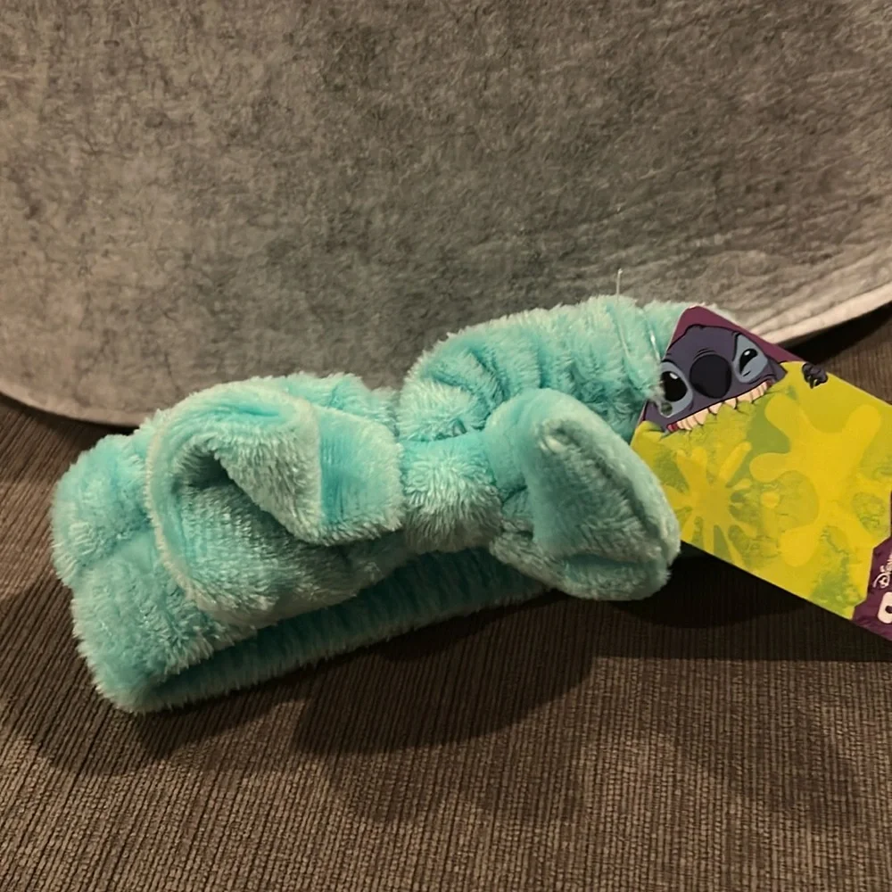 Disney fluffly hairband