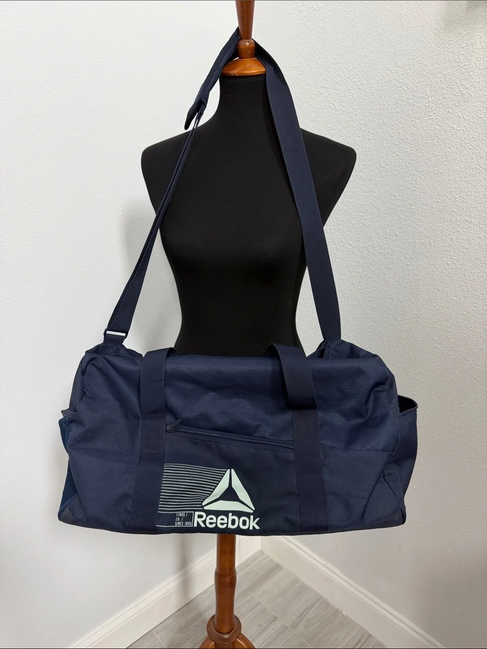 Reebok Navy Blue Logo Duffel Bag large Gymbag sports workout