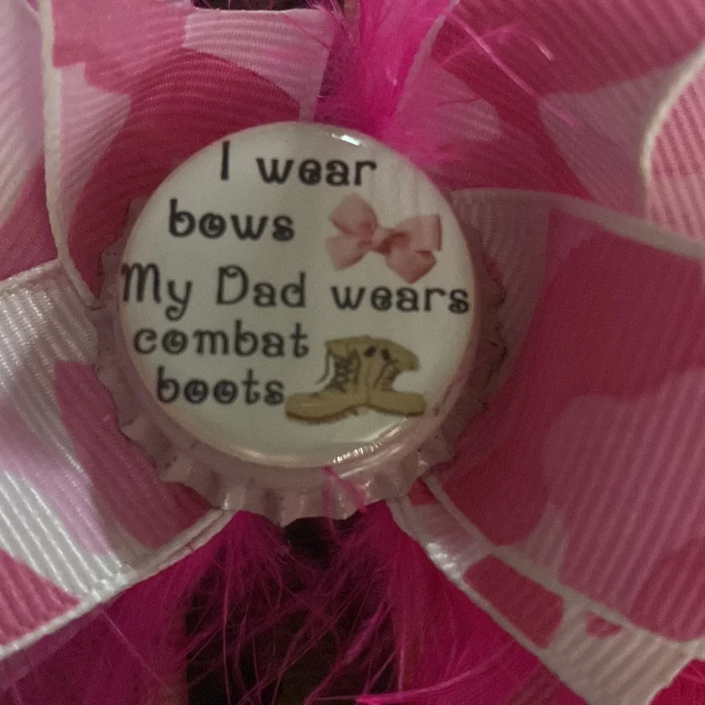 N/A wears bow