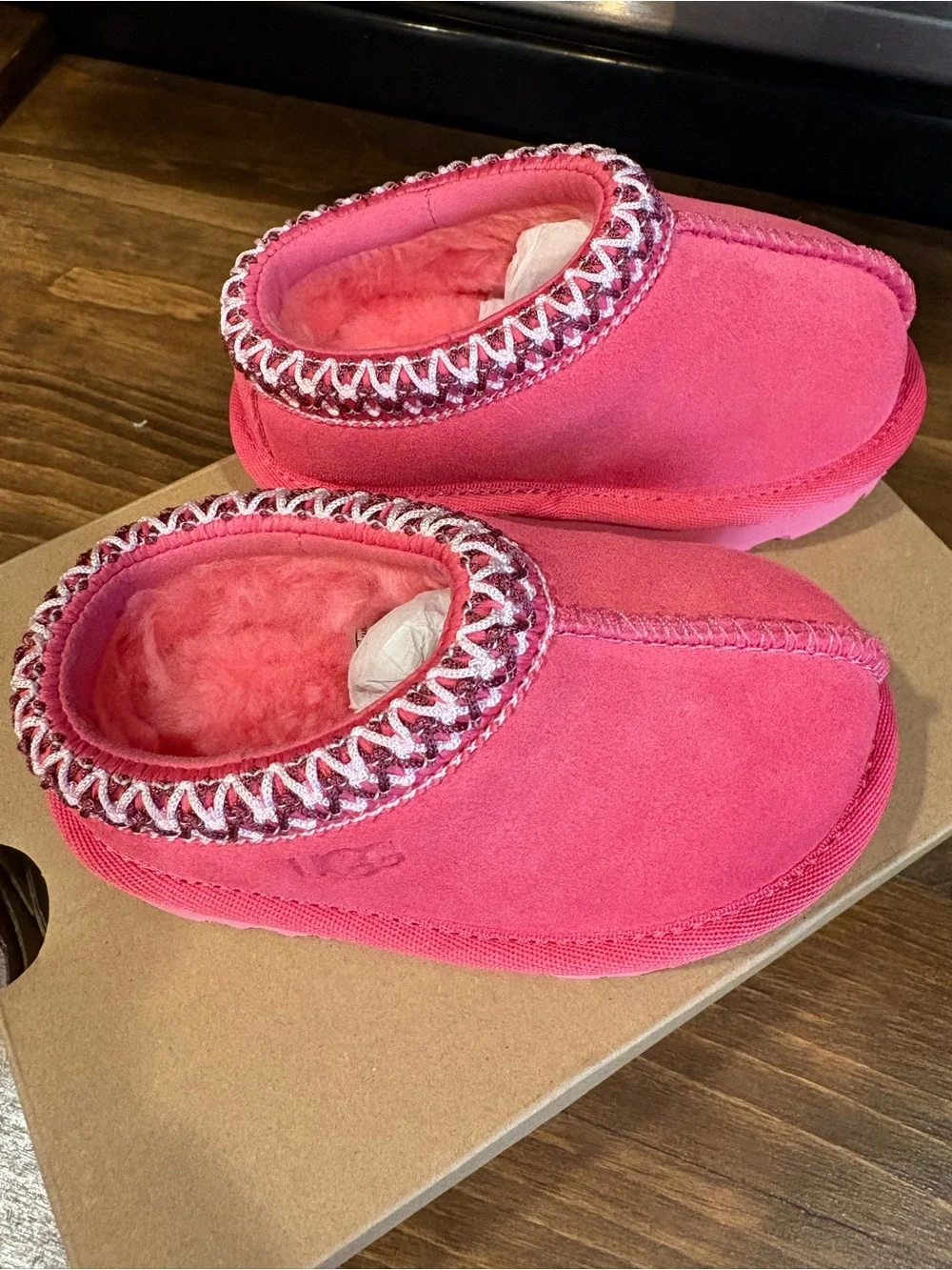 ▪️UGG Vibrant TASMAN 11 Slip Ons