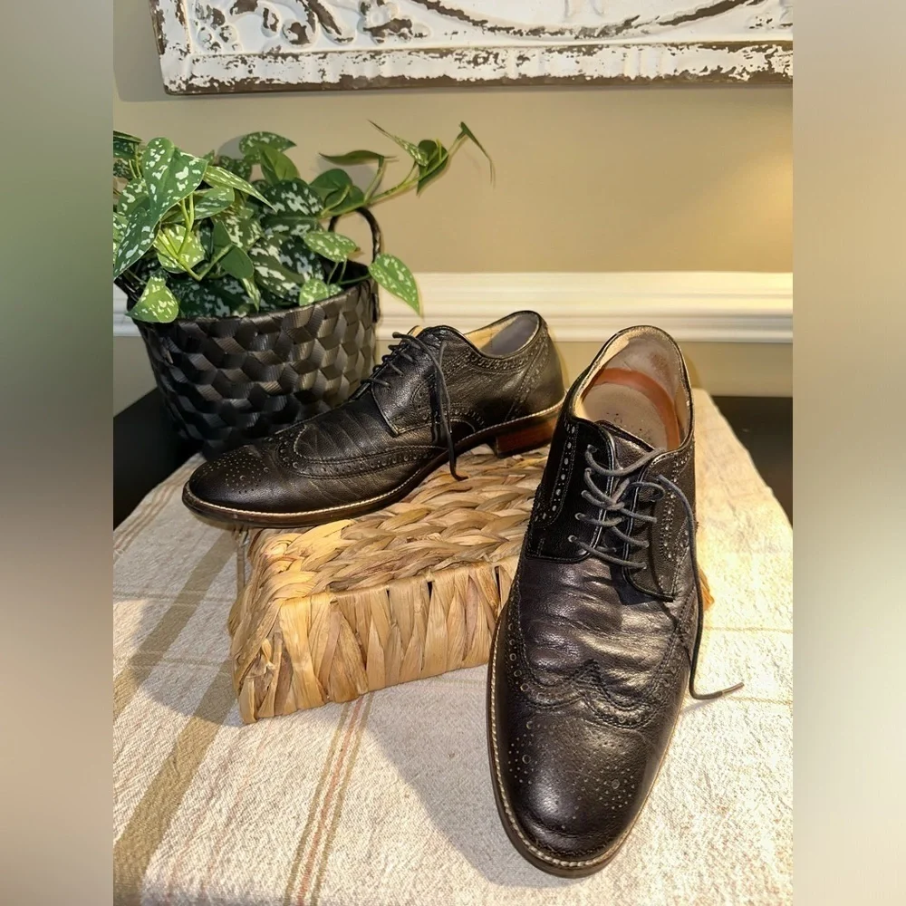 Cole Haan used features