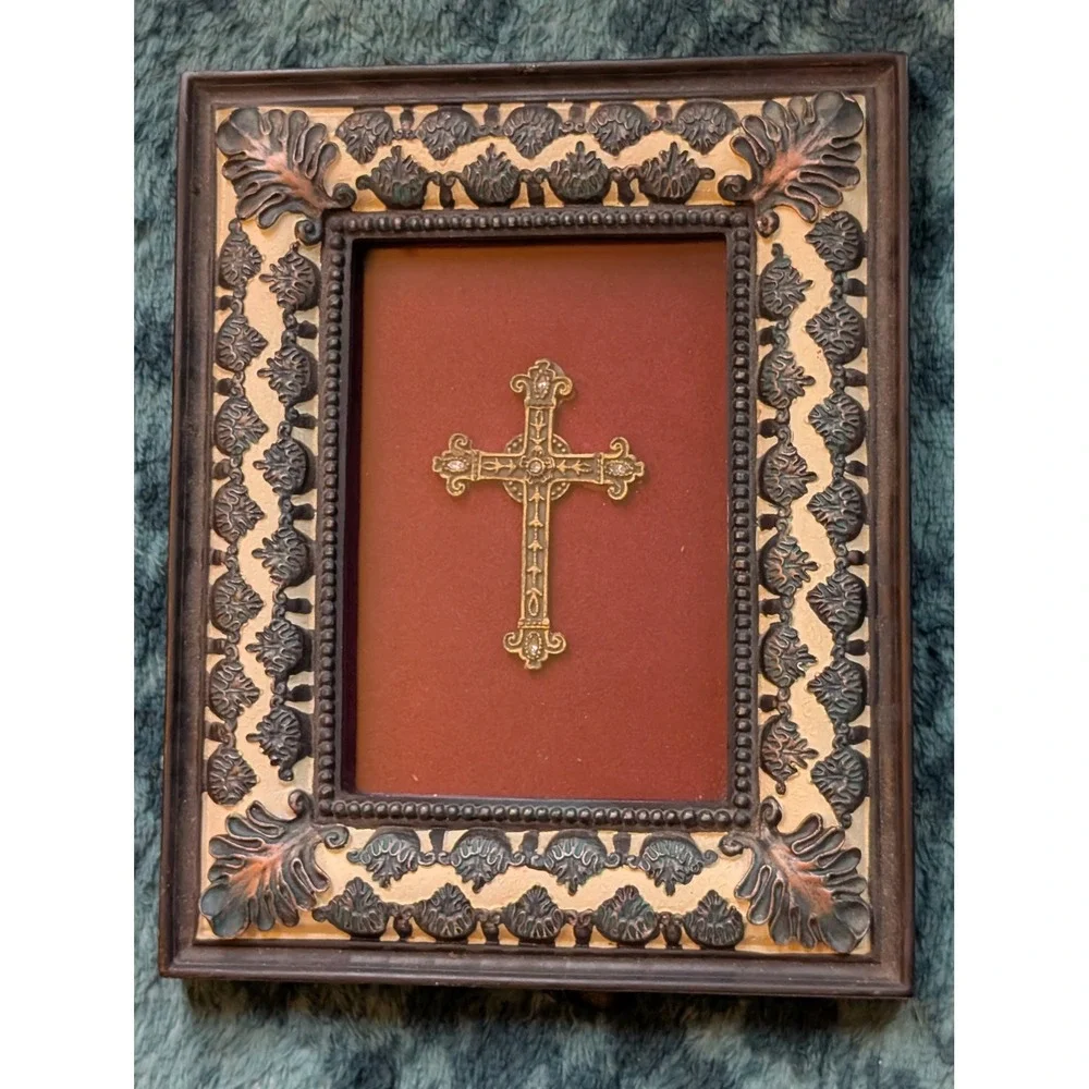 VTG Ornate Framed Wall/tabletop Cross Shadow Box Belinda Miley Style Filigree