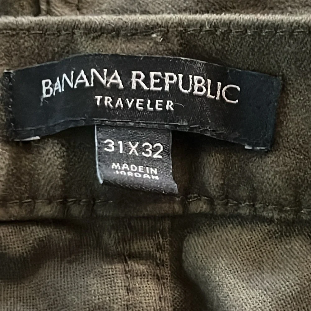 Banana Republic traveler slim fit brushed surplus olive pants size 31x32