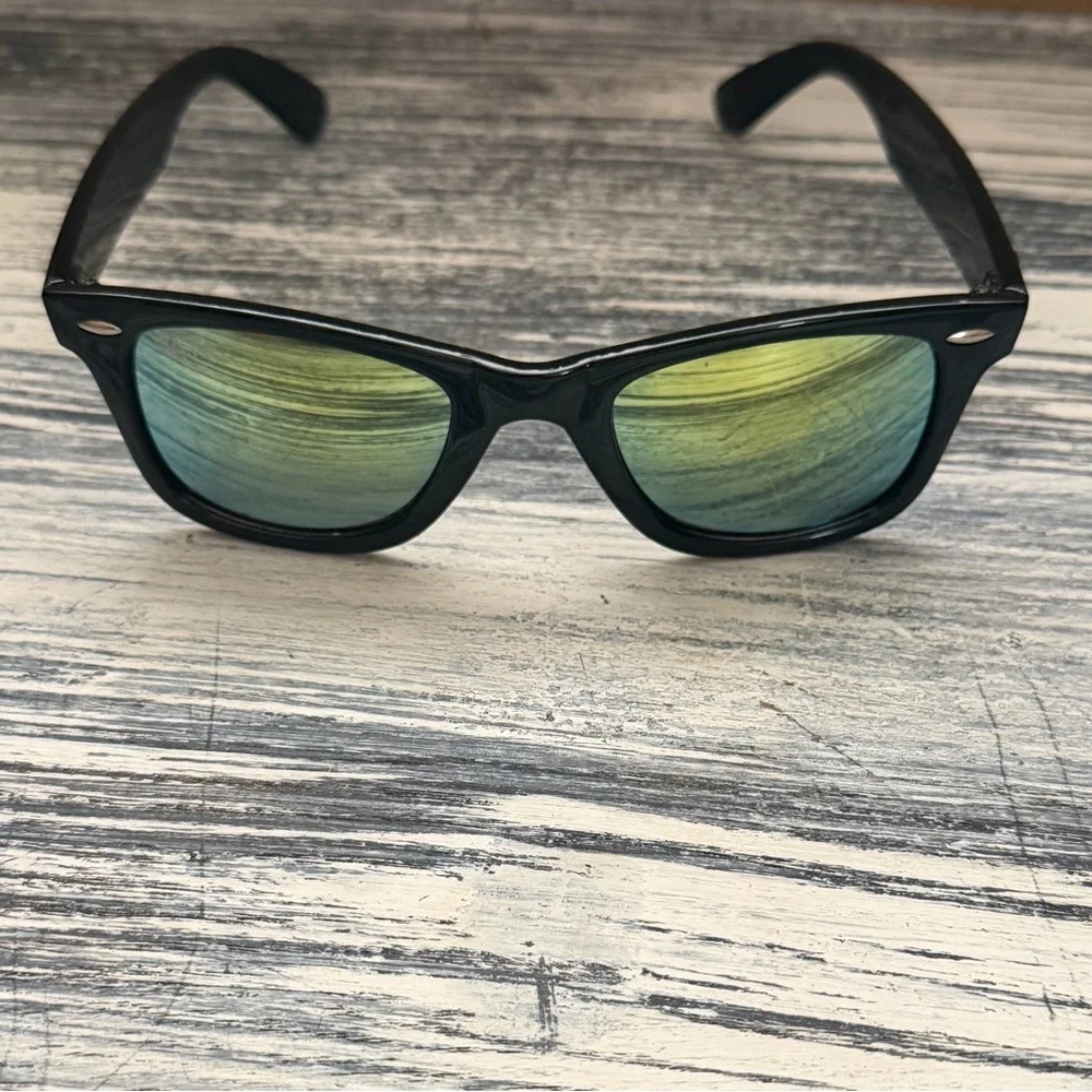 Ray-Ban sunglasses‎ and case