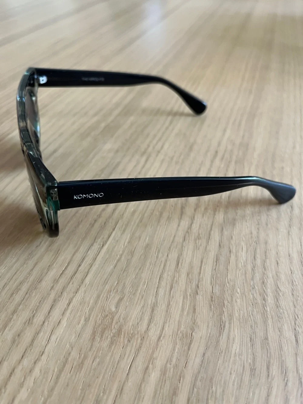 Komono, hyppolite palm tree sunglasses,black, light green
