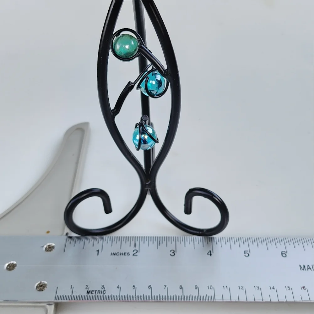 N/A black pillar