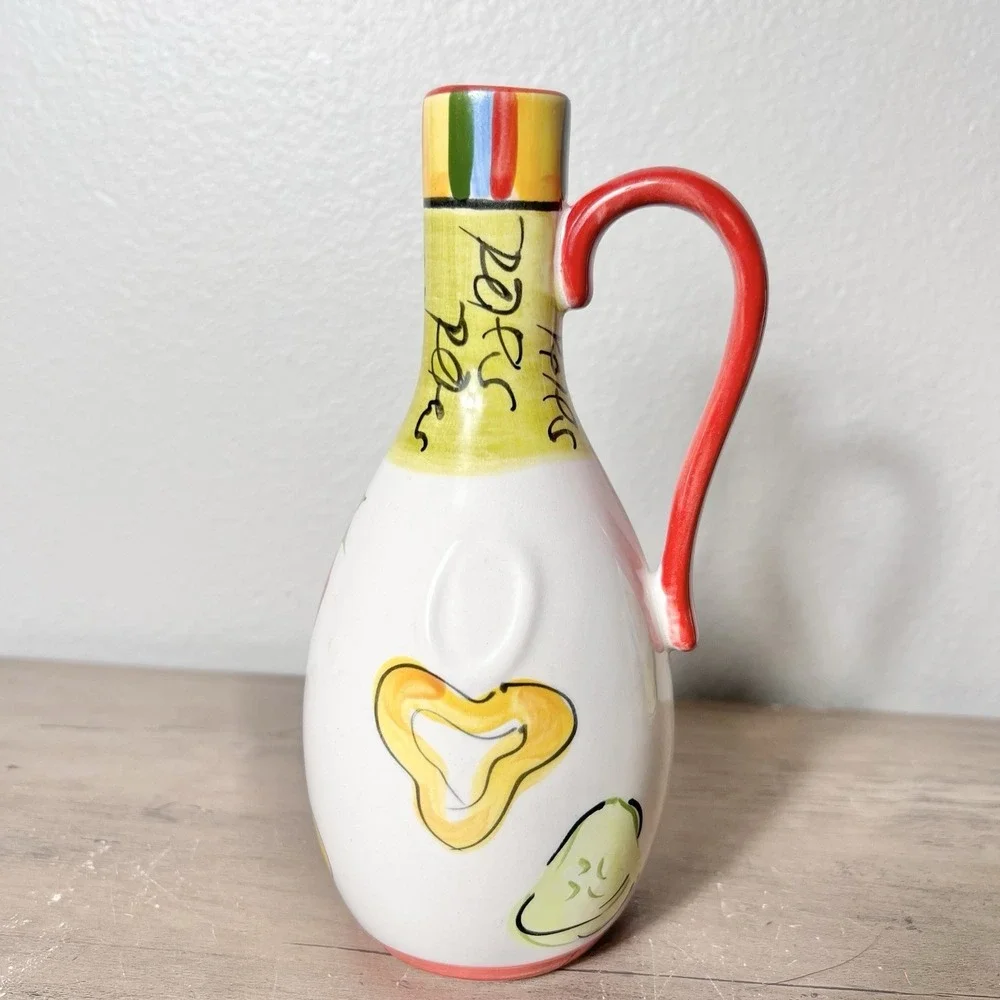 Tabletops Gallery •oil bottle