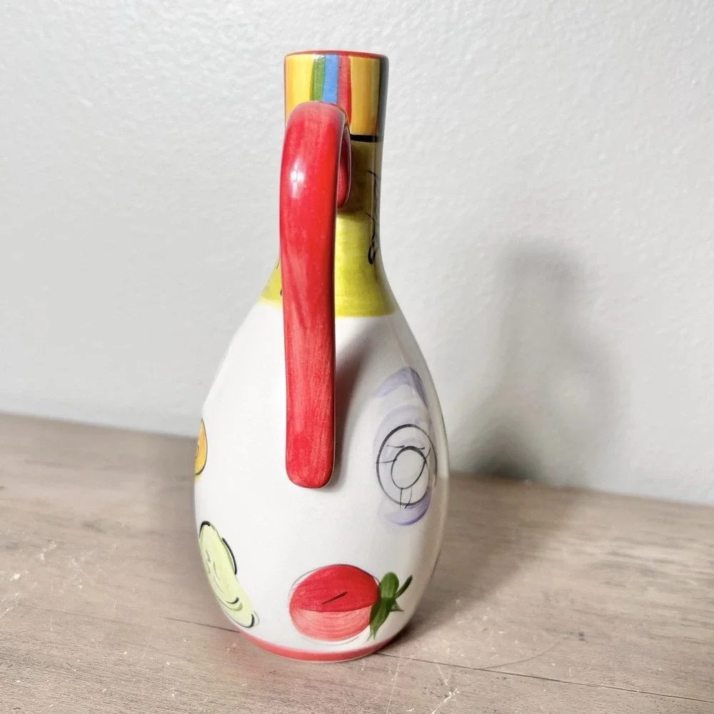 Tabletops Gallery •oil bottle