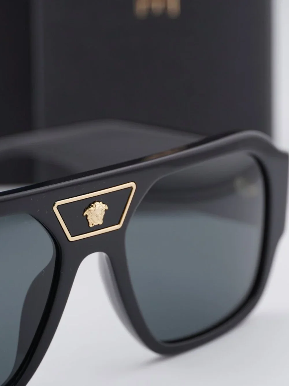 Versace model ve4508u
