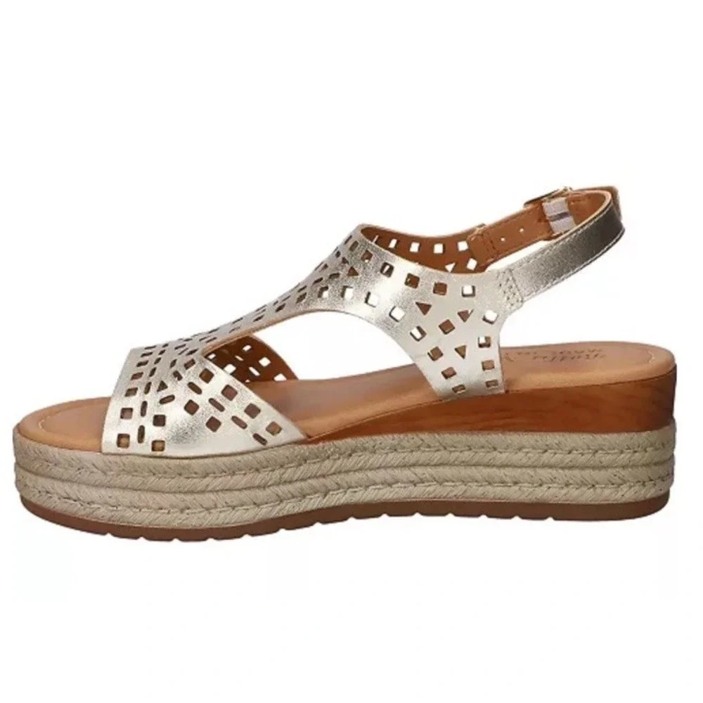 New In Box Bella Vita ANN-ITALY Wedge‎ Sandals  Champagne Women 9.5 N Italy Made