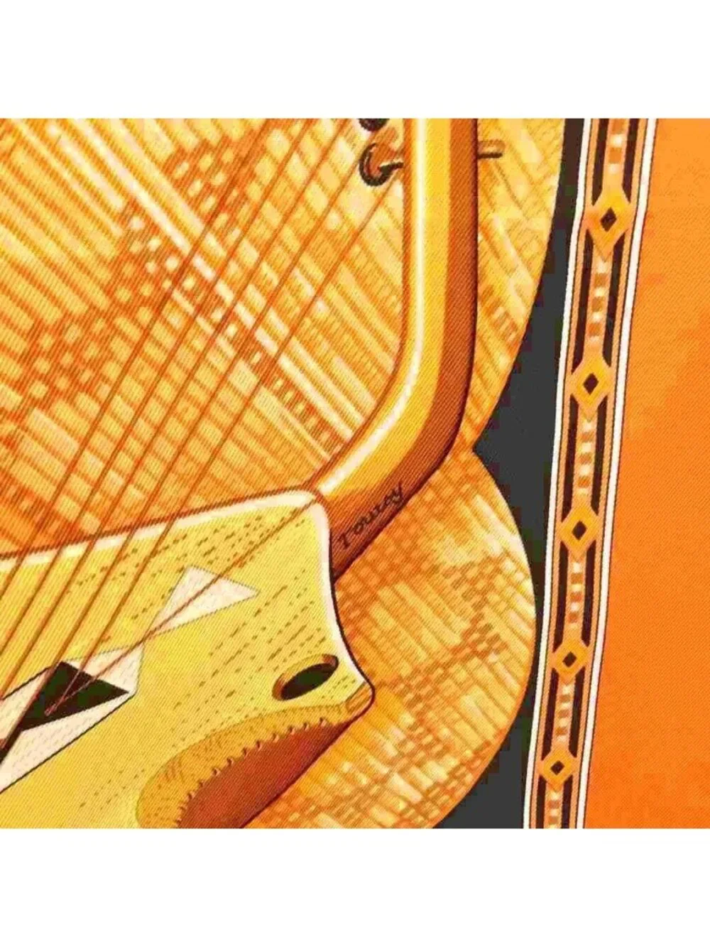 Hermes carré like rhythmic