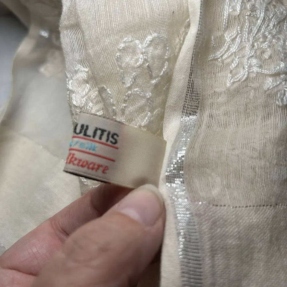 Bouroulitis cotton silk