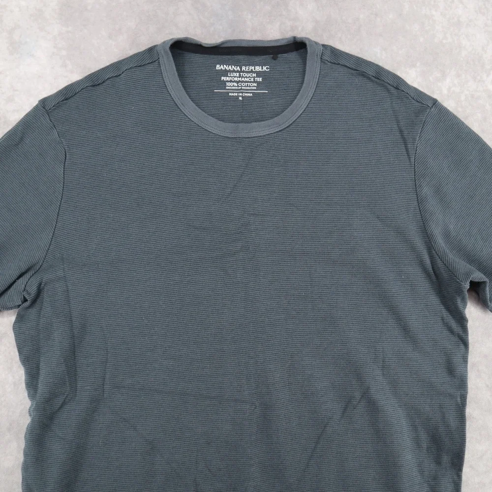 Banana Republic Shirt Mens XL Gray Stripe Luxe Touch Performance Tee T-Shirt