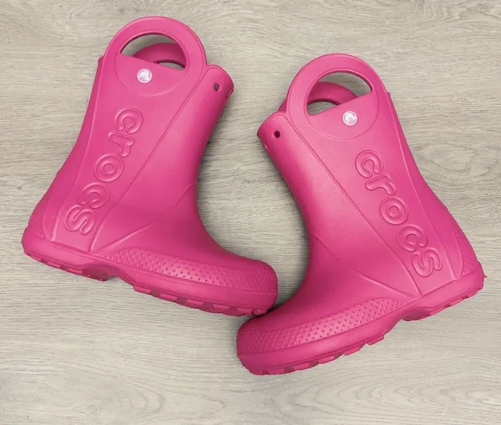 CROCS weatherize their