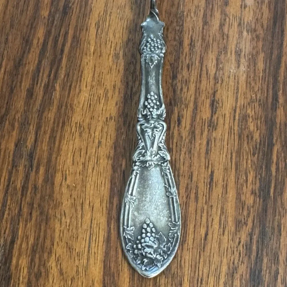 Antique 1881 Rogers A1 Silverplate La Vigne Grape Twisted Master Butter Knife