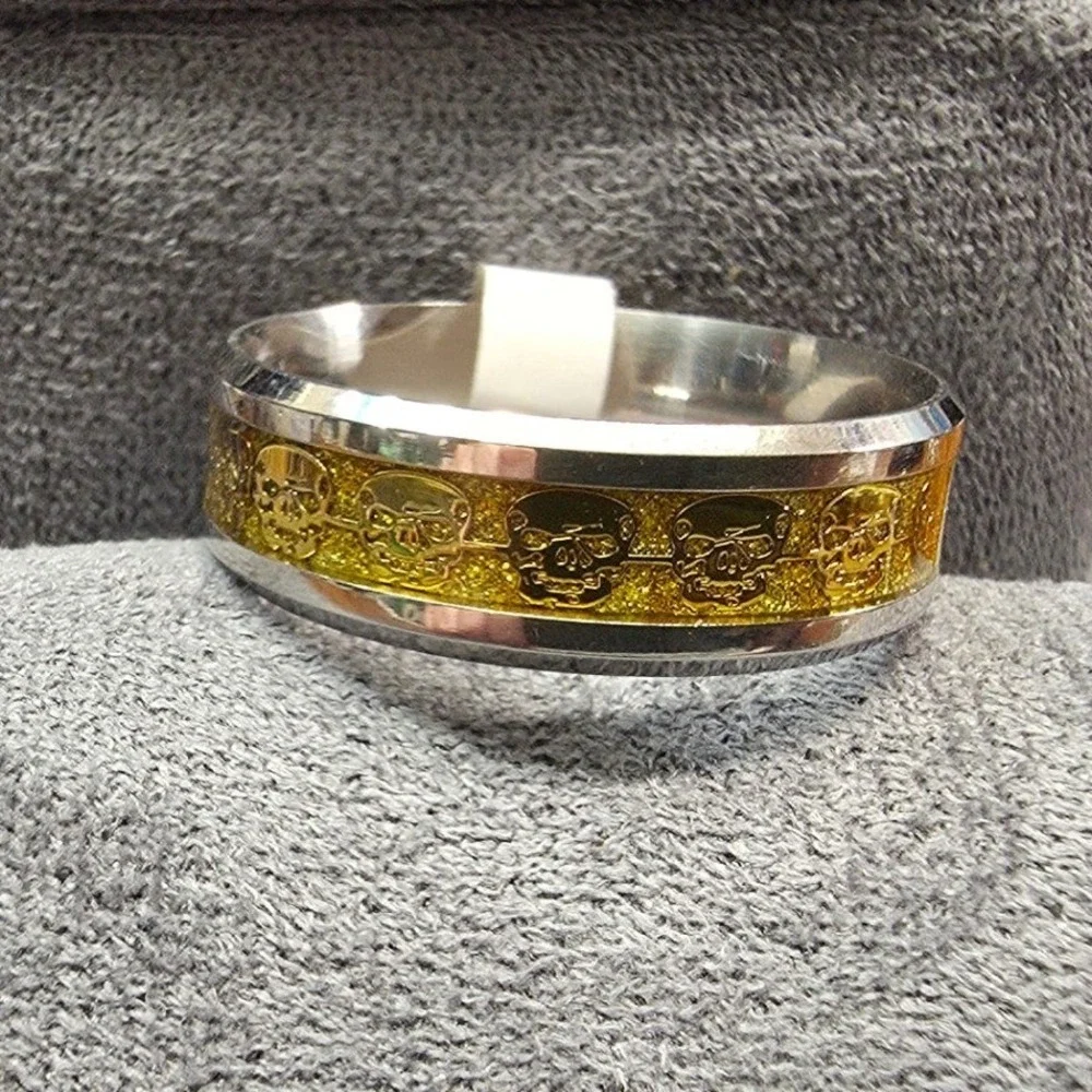 New Inlaid Skulls Comfort‎ Band Ring Mens Size 14 Gold Silver Tones Goth Biker
