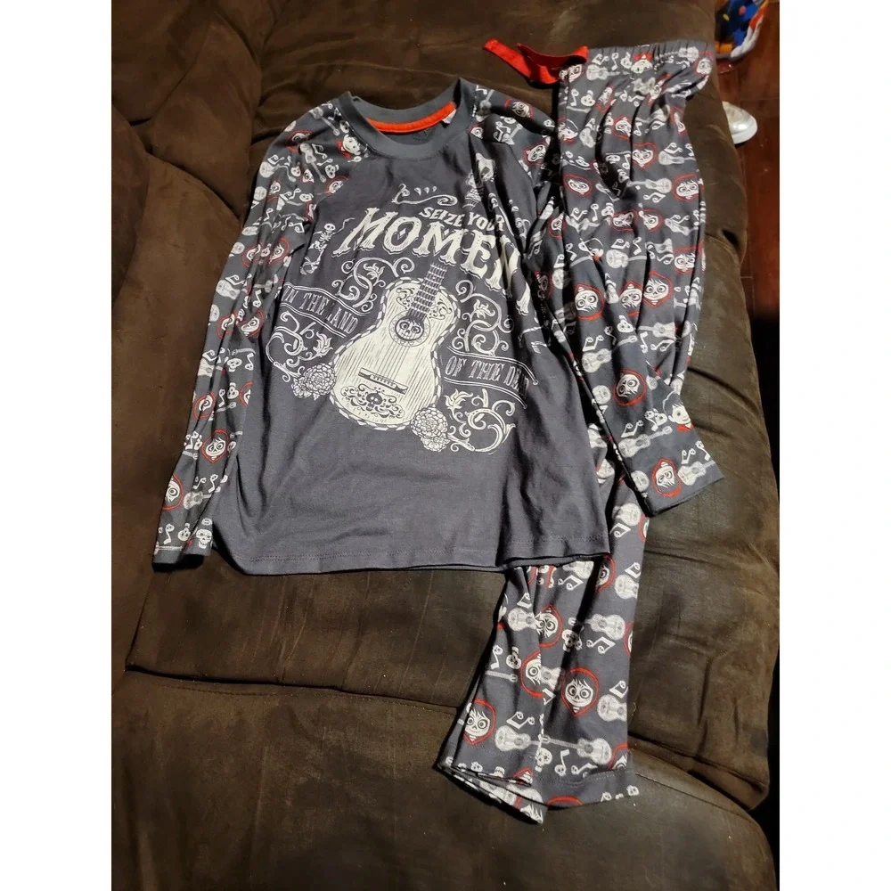 The disney store coco seize your moment pajamas size 13‎