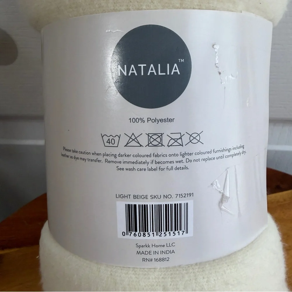 Natalia light‎ beige fleece 50 x 60 blanket