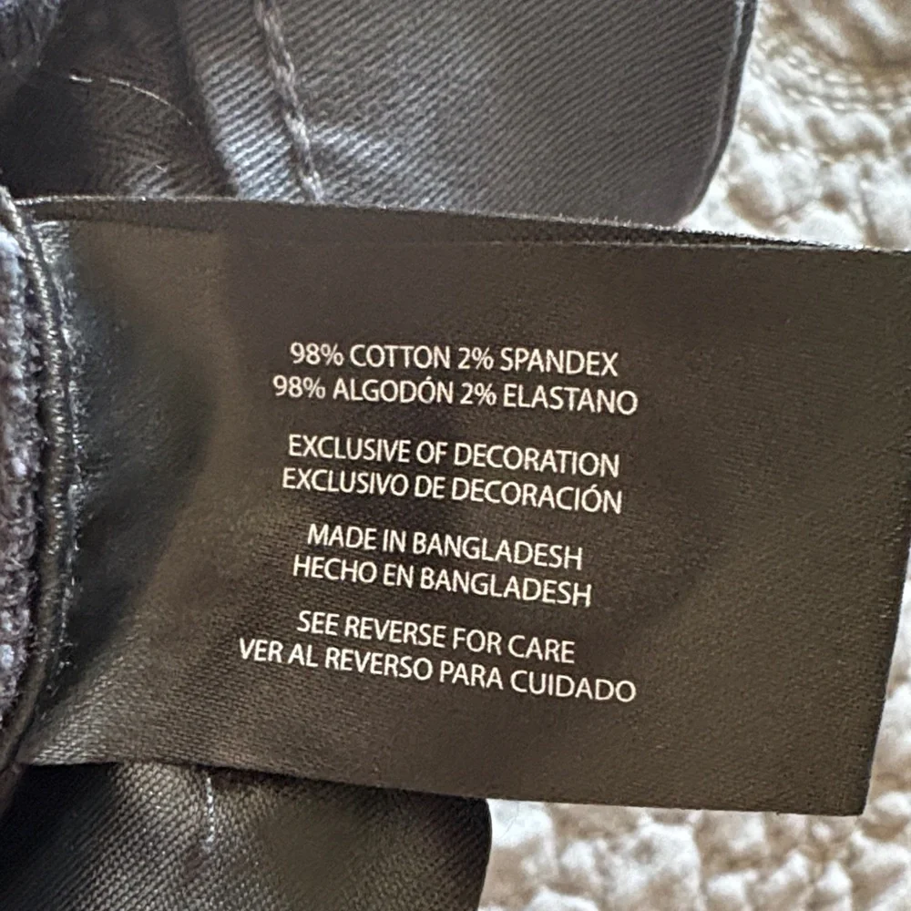 Banana Republic one inches