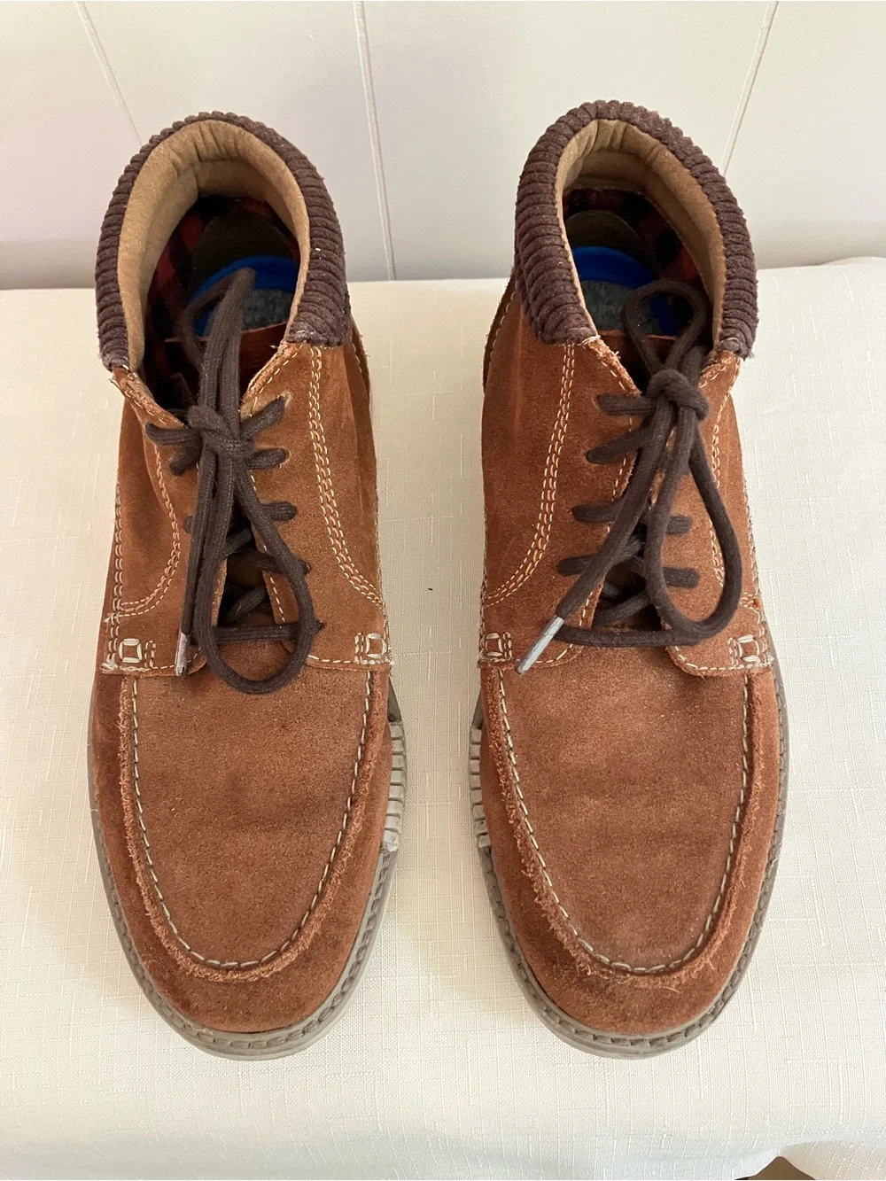 Clarks Men's Brown Suede Chukka Boots with Dark Brown Laces size 9M
