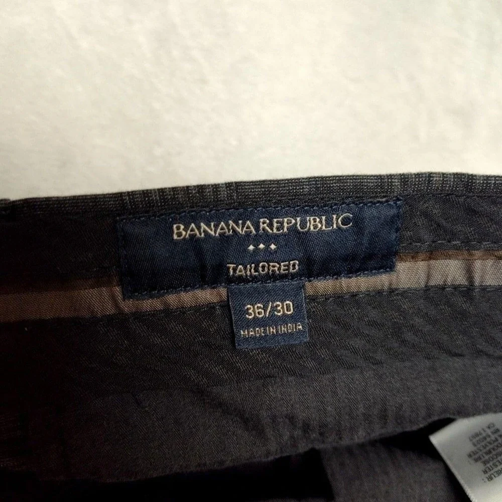 Banana Republic straight closure please