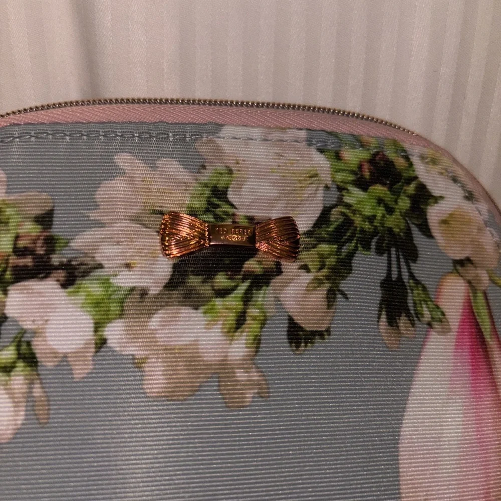 Ted Baker London chargers wites