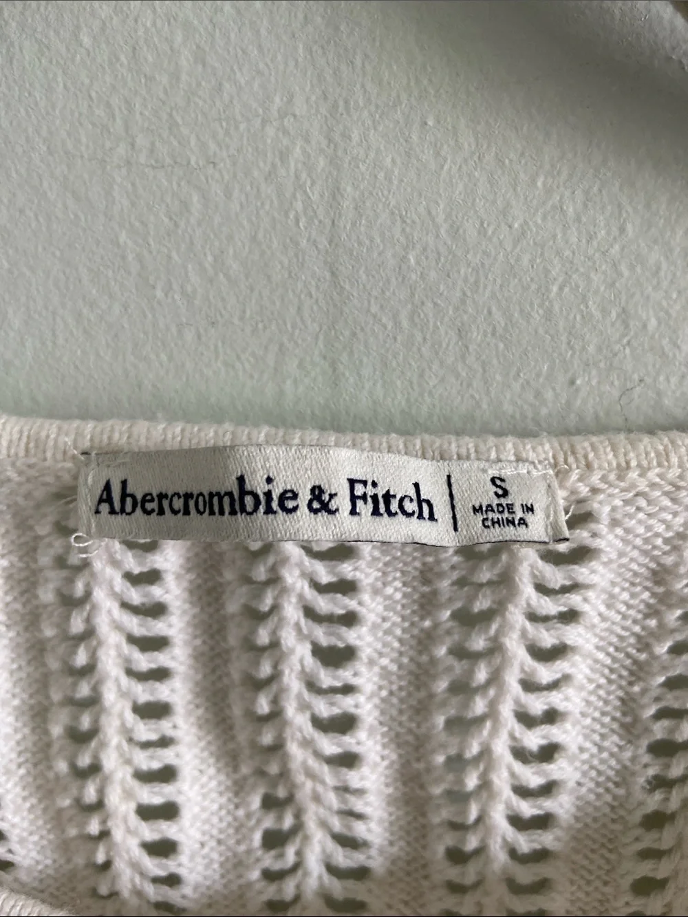 Abercrombie & Fitch lightweight sleeveless