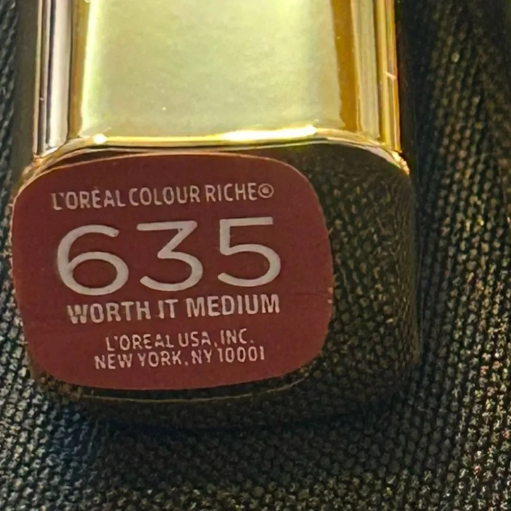 L’Oréal Worth It Medium Lipstick & Worth It Intense Lip Liner New FullSz