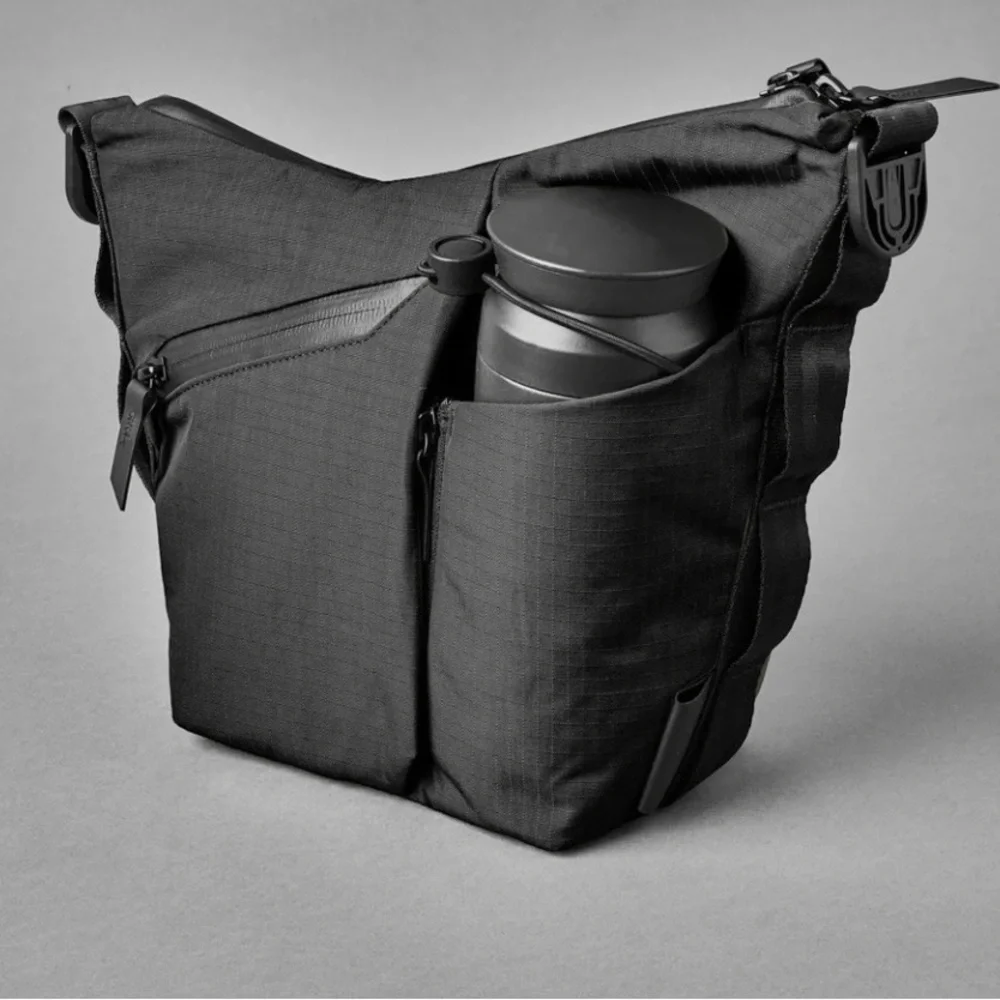 NWT Alpaka Flow Satchel 2L - A1
