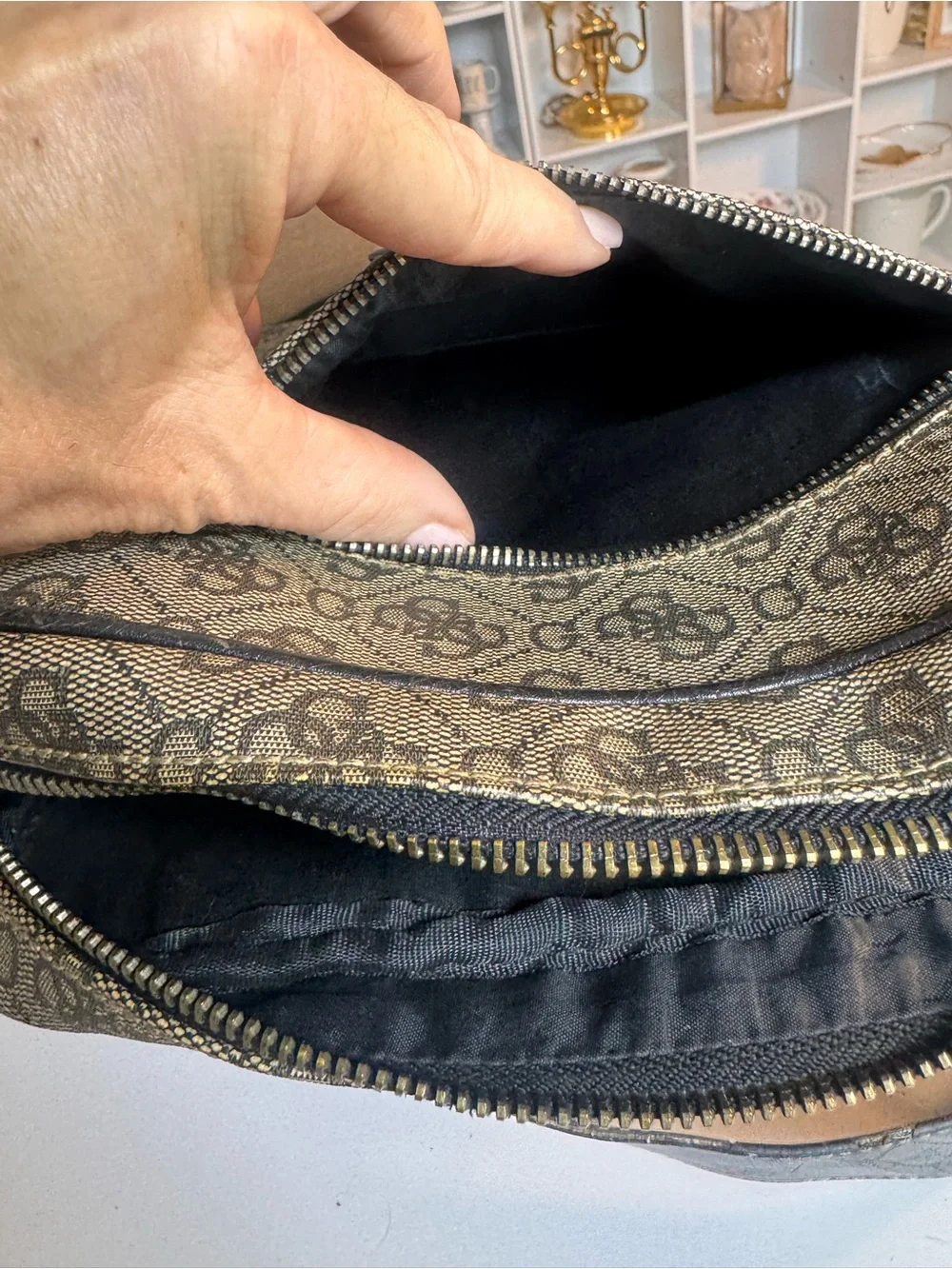 Guess stylish brown