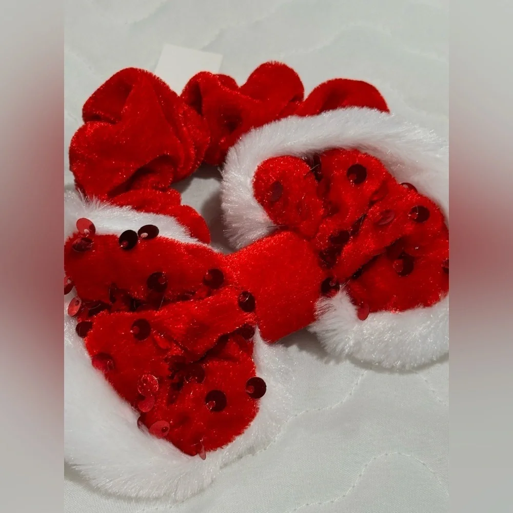 80.‎ Holiday Santa Sequin Velour Bow Scrunchie