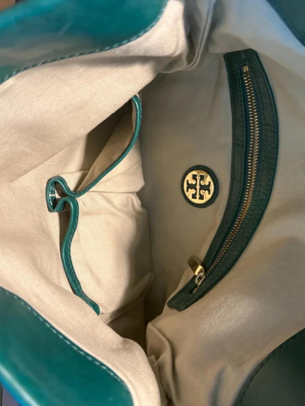 Tory Burch Dena Leather Messenger Bag in Malachite Green
