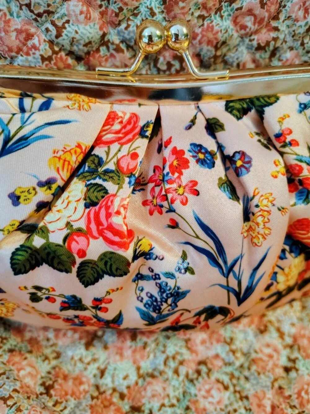The Vintage Cosmetic Company NWOT Floral Cosmetic Clutch