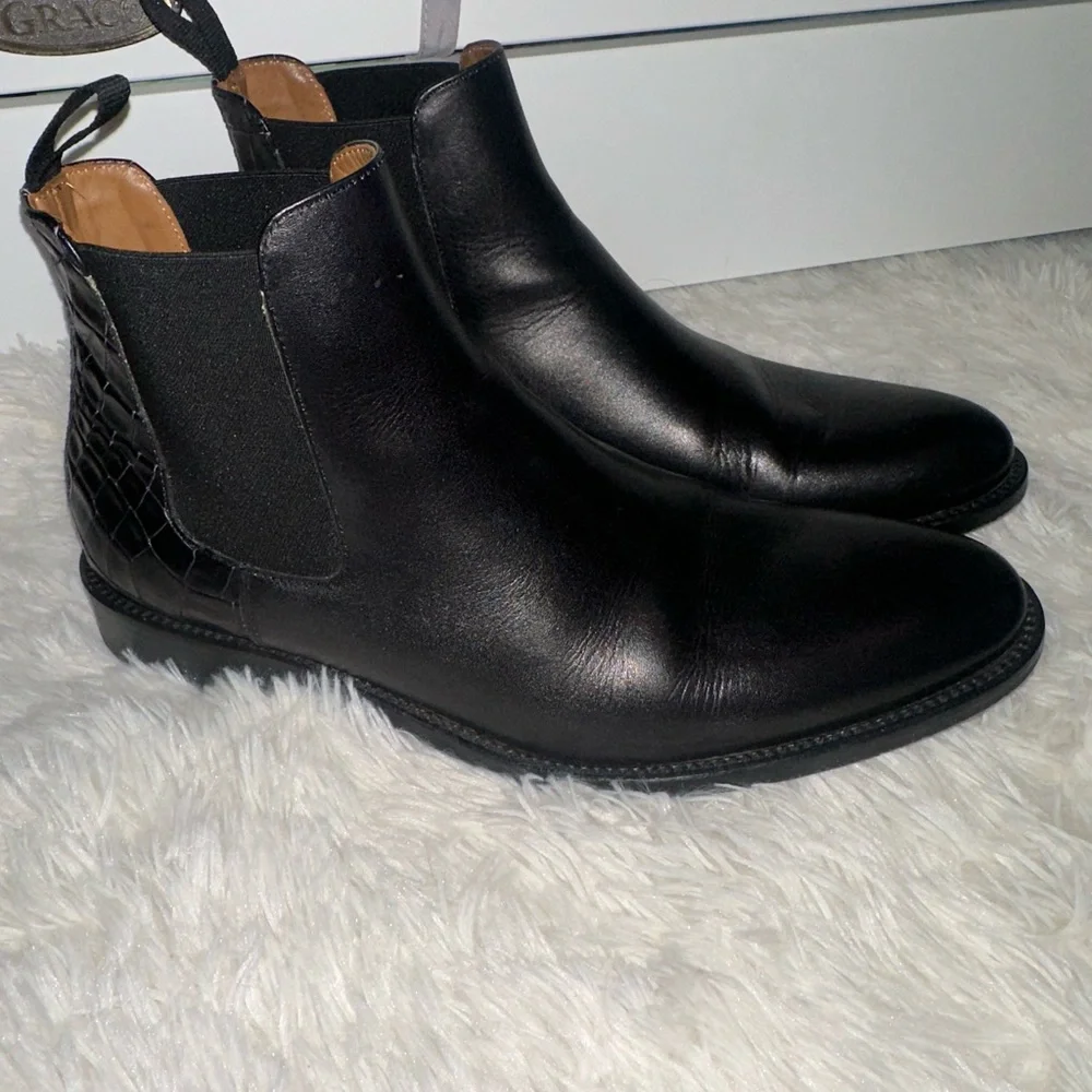 Taft Black Leather Ankle Boots